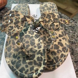 Let’s see style brand size 7 New never wore